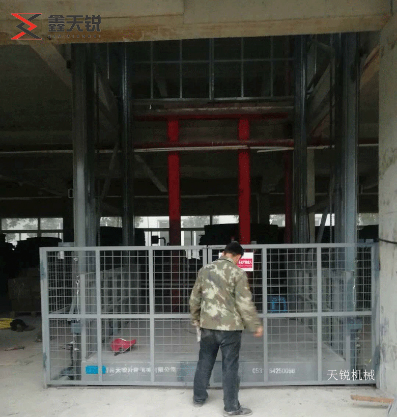 怒江10吨液压货梯交付使用